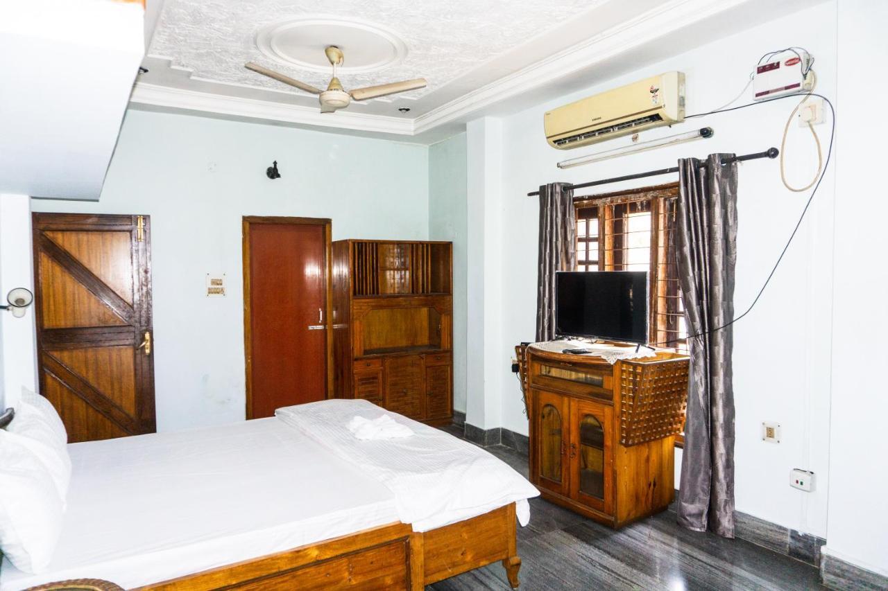 Exotic Villa Homestay グワーハーティー エクステリア 写真