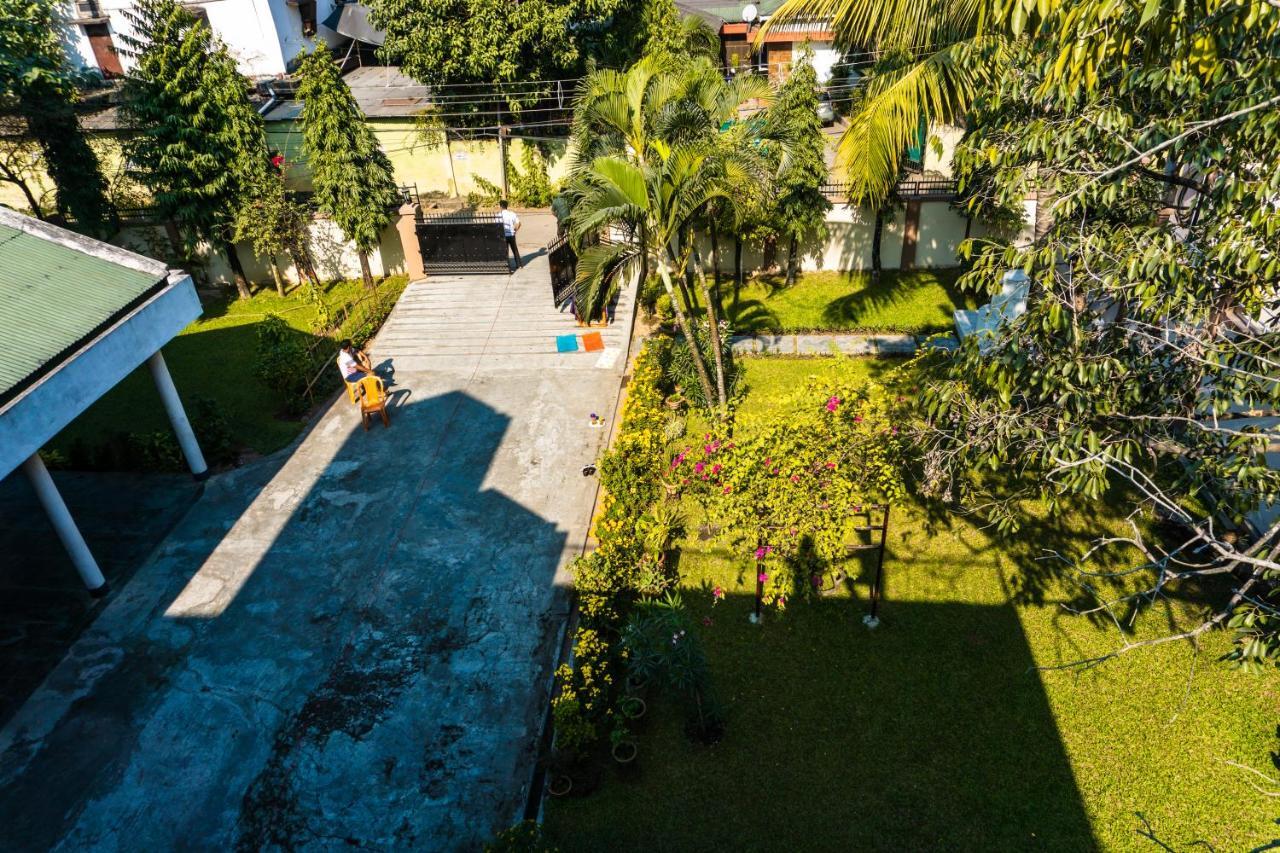 Exotic Villa Homestay グワーハーティー エクステリア 写真